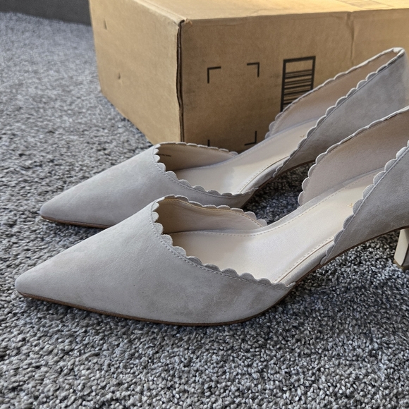 Pelle Moda Kenny Suede Heels with Scallop Trim NEW size 10 - Picture 10 of 10